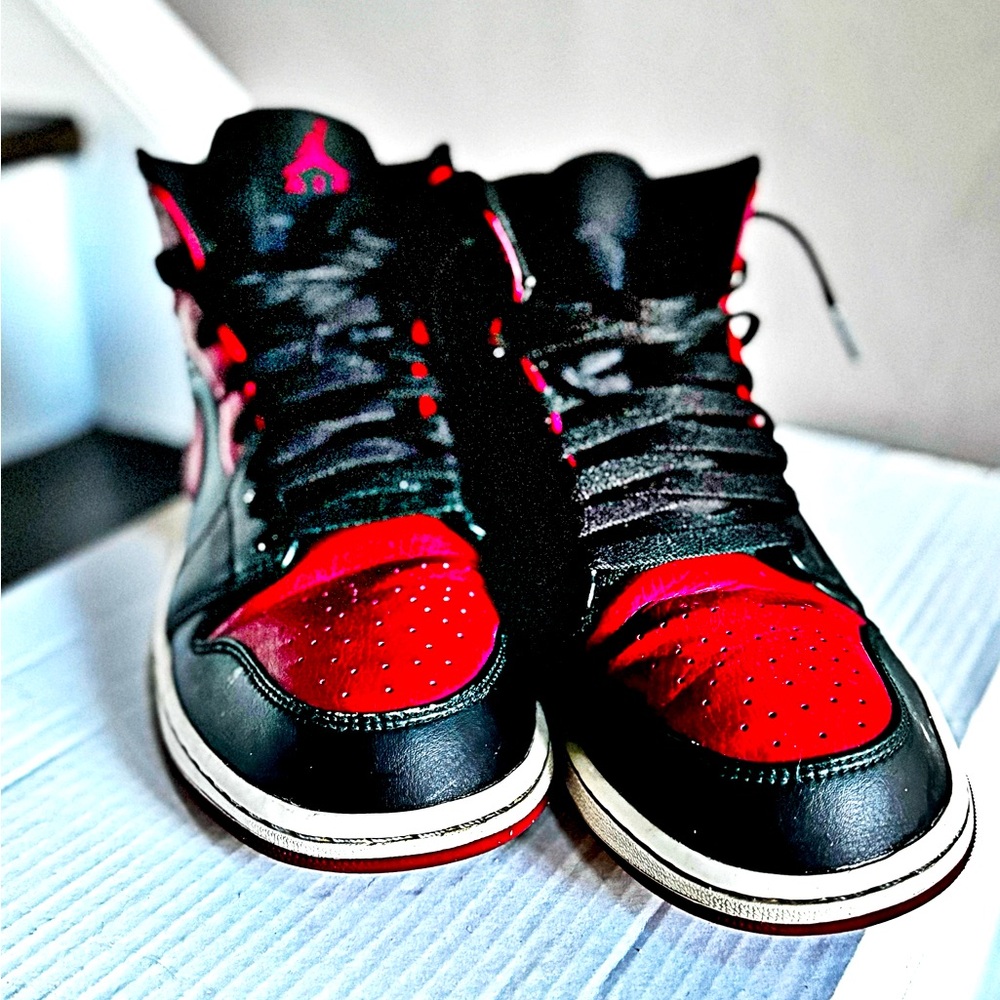 Air Jordan 1 Mid Mens Shoes Red and Black